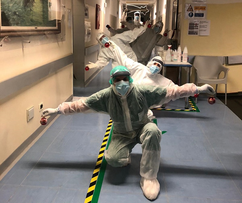 foto albero operatori Covid Pescia 