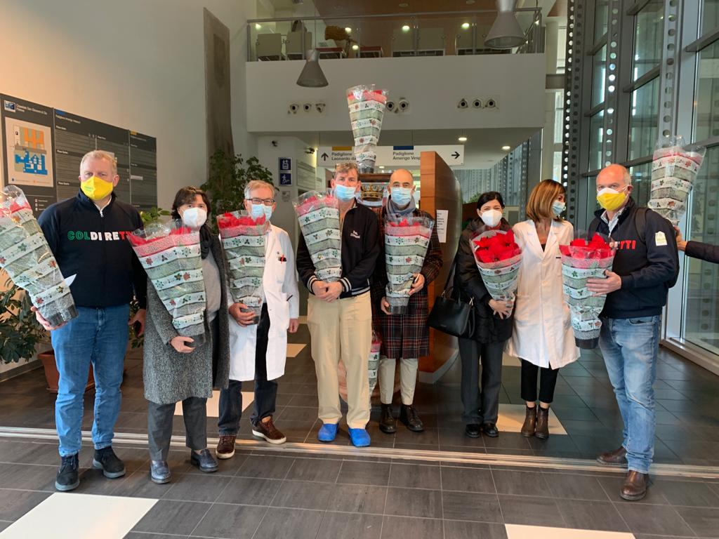 Foto di gruppo con le stelle di Natale