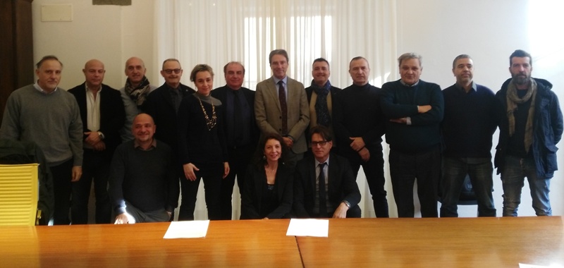 Foto firma convenzione 