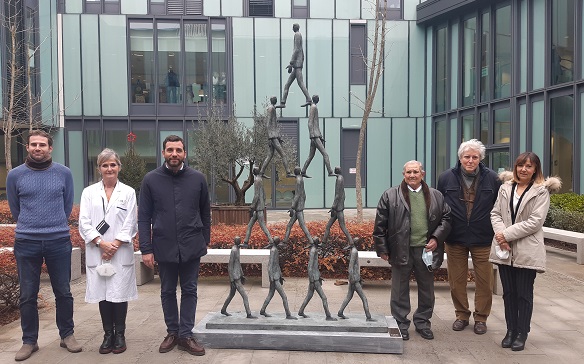 nella foto l'opera e un momento dell'inaugurazione : da sx i dottori Capecchi e Chiti, il Sindaco di Pistoia, Corda, Barni e Di Renzo 