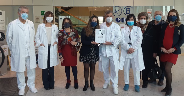 nella foto una immagine di archivio: la neurologia pistoiese riceve il premio internazionale Neurologi ASSOCIAZIONE presenti nella foto Alice Volpi Celesti Di renzo 