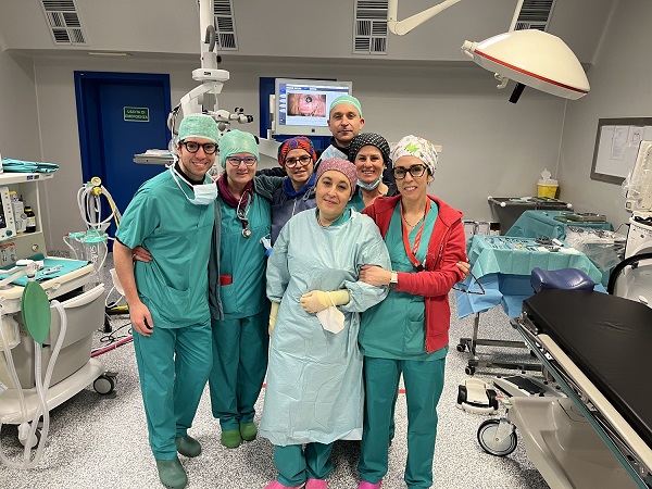 Nella foto il dott. Barca con il suo team