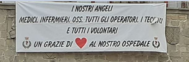Striscione di ringraziamento sanitari Pescia Covid