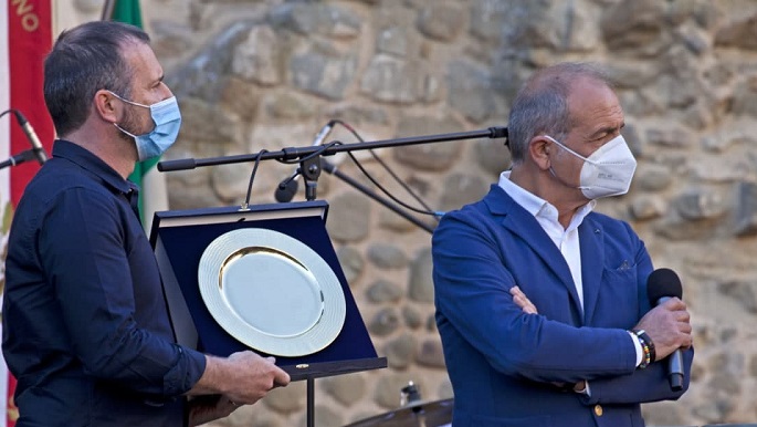 Nella foto David Caiani e Andrea Bribani con il premio