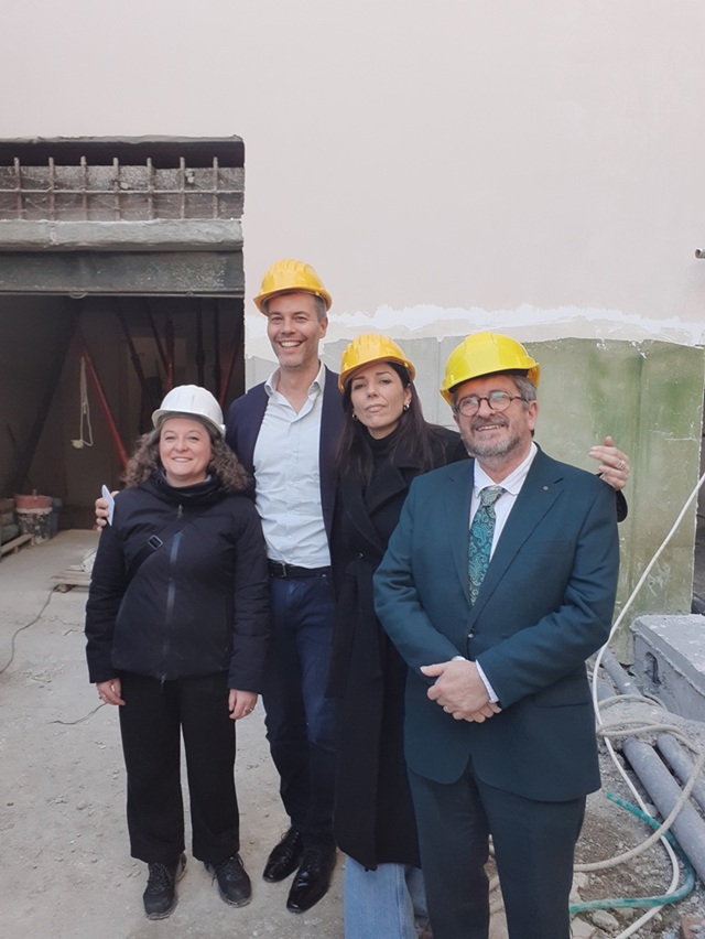 Nella foto l'esterno del cantiere di Palazzo Ferroni