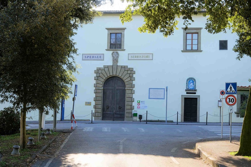 foto l'ingresso principale del Serristori