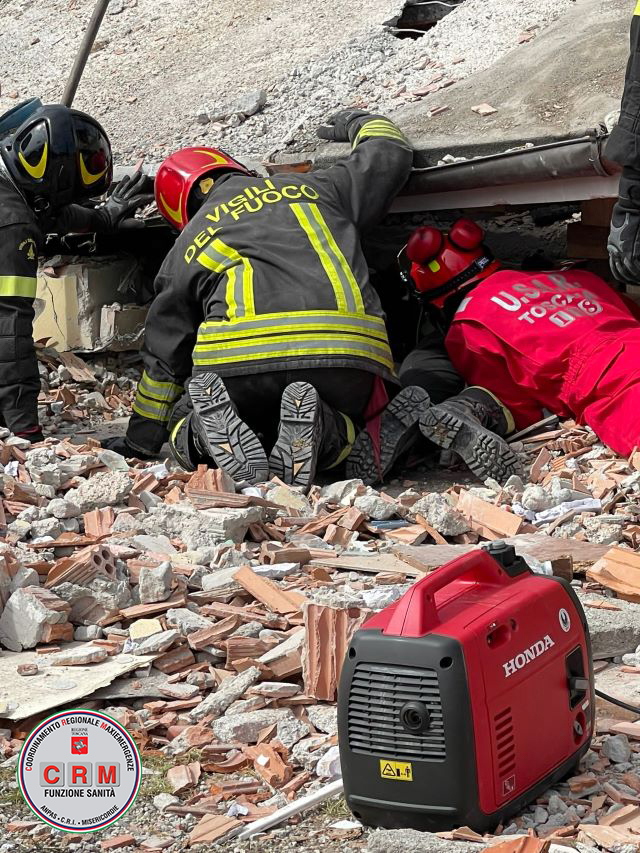 Penetrazione in maceria da parte dei sanitari USAR 118